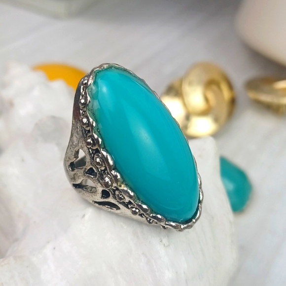 Boho Silver Tone Faux Turquoise Heavily Crafted Cocktail Ring SZ 6 - Picture 10 of 10